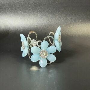 Beautiful Flower Rhinestone Bracelet